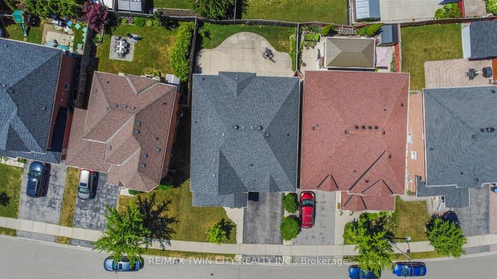 Photo 40 at 6 Canarygrass Drive, Wellington, Brampton