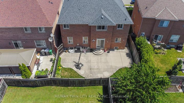 Photo 41 at 6 Canarygrass Drive, Wellington, Brampton