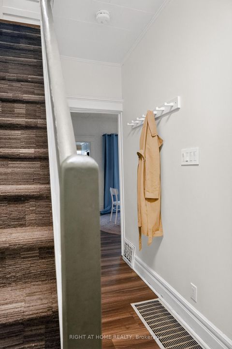 Photo 5 at 796 Kingston Road, Danforth, Toronto