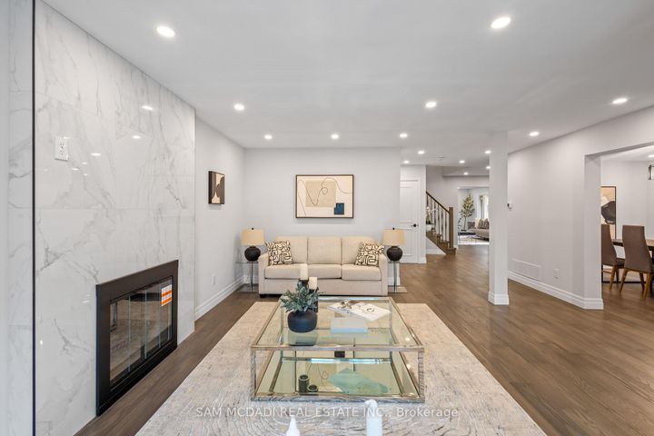 Photo 4 at 2535 Robin Drive, Sheridan, Mississauga