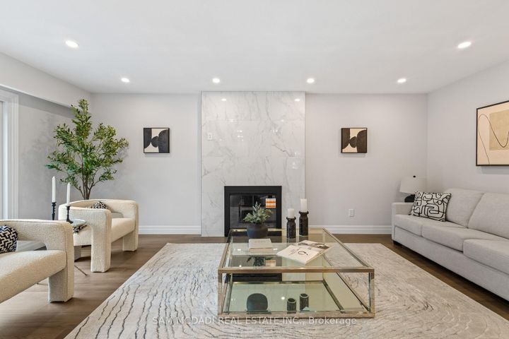 Photo 6 at 2535 Robin Drive, Sheridan, Mississauga