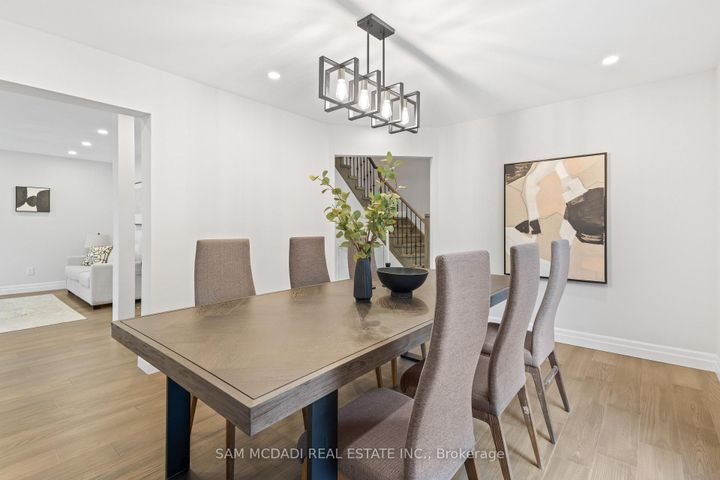 Photo 10 at 2535 Robin Drive, Sheridan, Mississauga