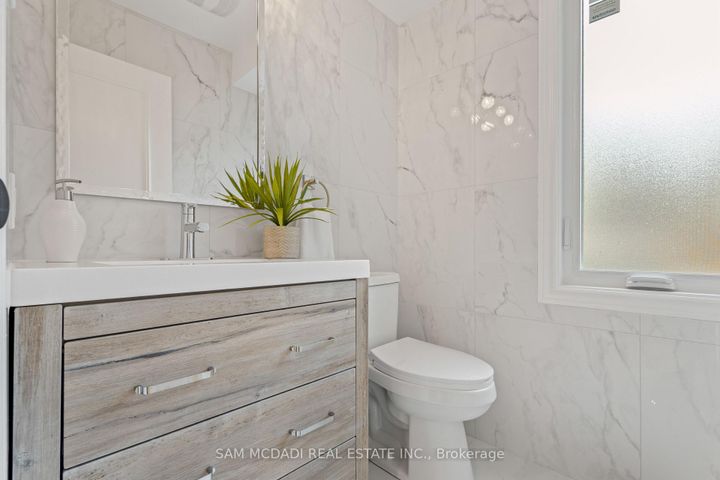 Photo 15 at 2535 Robin Drive, Sheridan, Mississauga