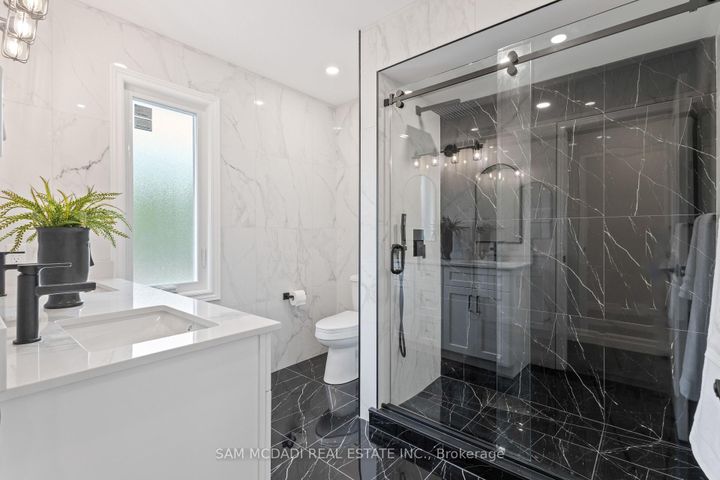 Photo 21 at 2535 Robin Drive, Sheridan, Mississauga