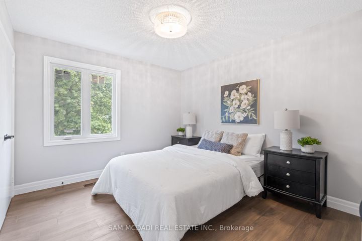 Photo 22 at 2535 Robin Drive, Sheridan, Mississauga