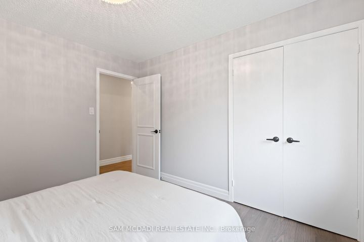 Photo 23 at 2535 Robin Drive, Sheridan, Mississauga