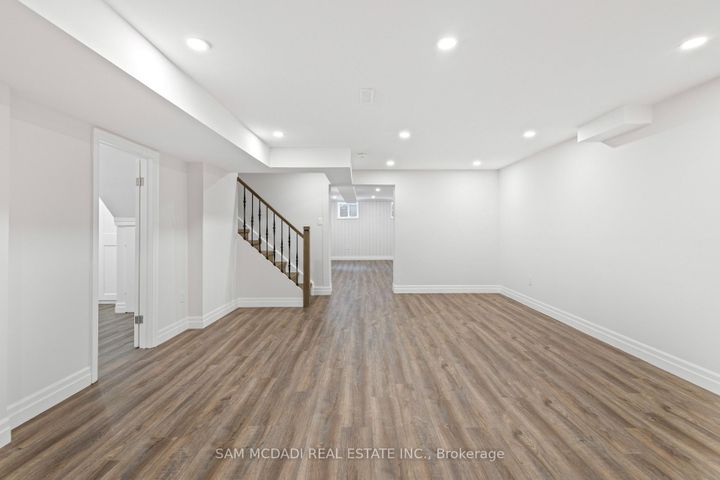 Photo 31 at 2535 Robin Drive, Sheridan, Mississauga