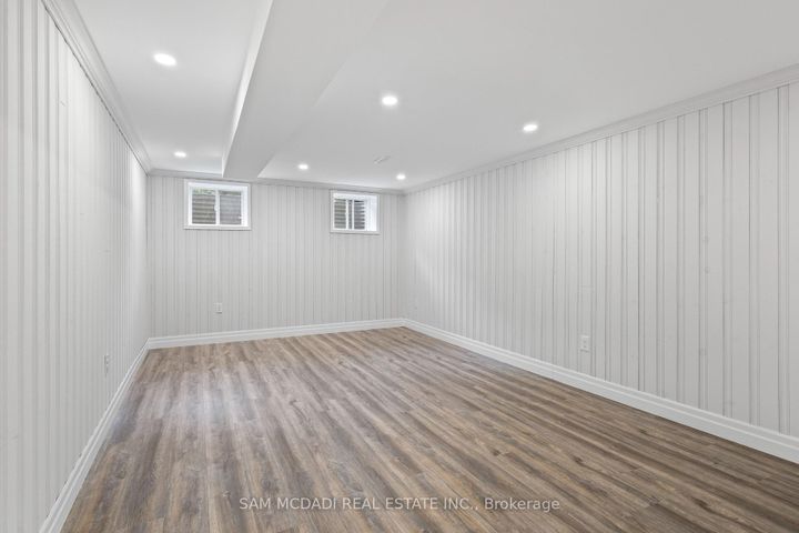 Photo 32 at 2535 Robin Drive, Sheridan, Mississauga