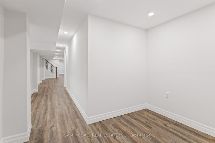 Photo 37 at 2535 Robin Drive, Sheridan, Mississauga