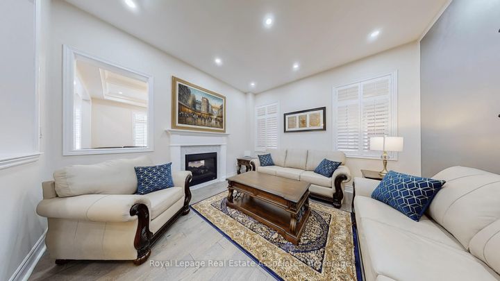 Photo 3 at 212 Niagara Trail, Georgetown, Halton Hills