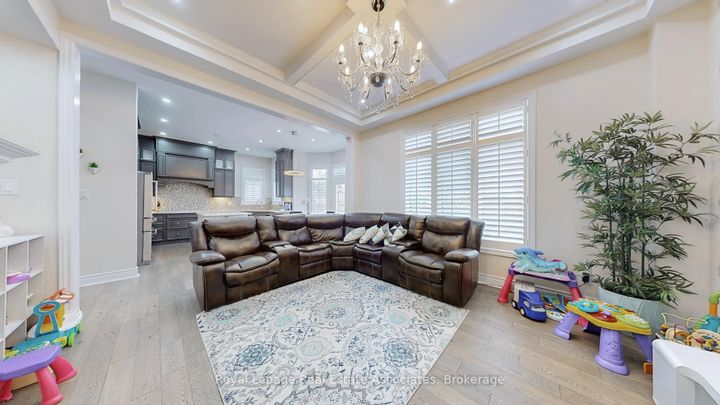 Photo 7 at 212 Niagara Trail, Georgetown, Halton Hills