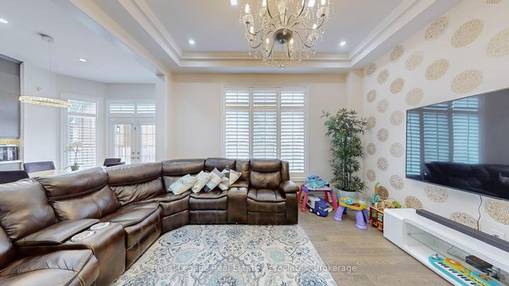 Photo 9 at 212 Niagara Trail, Georgetown, Halton Hills