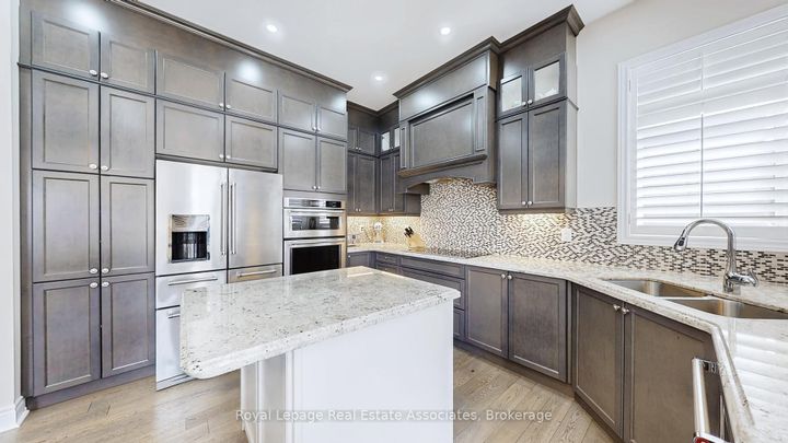 Photo 11 at 212 Niagara Trail, Georgetown, Halton Hills