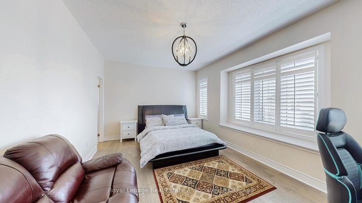 Photo 23 at 212 Niagara Trail, Georgetown, Halton Hills