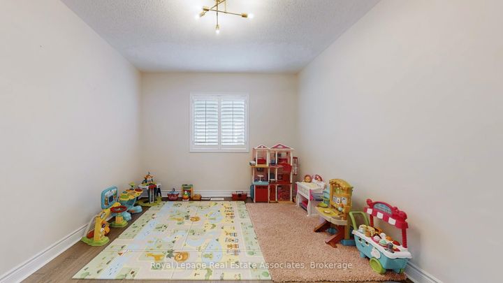 Photo 33 at 212 Niagara Trail, Georgetown, Halton Hills