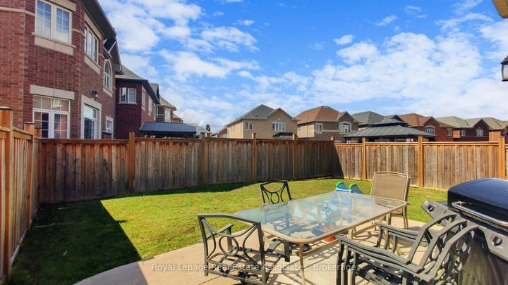 Photo 39 at 212 Niagara Trail, Georgetown, Halton Hills