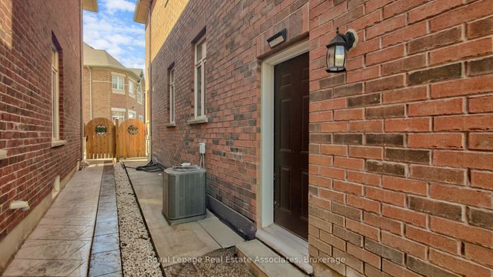 Photo 41 at 212 Niagara Trail, Georgetown, Halton Hills