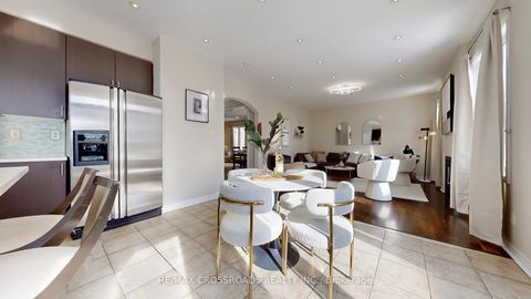 Photo 12 at 122 Destino Crescent, Vellore Village, Vaughan