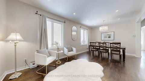 Photo 13 at 122 Destino Crescent, Vellore Village, Vaughan