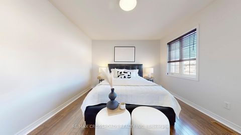 Photo 27 at 122 Destino Crescent, Vellore Village, Vaughan