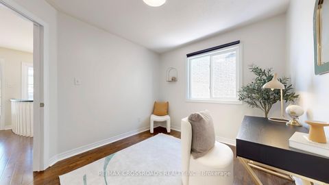 Photo 29 at 122 Destino Crescent, Vellore Village, Vaughan