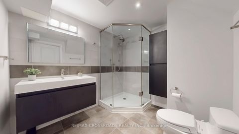 Photo 39 at 122 Destino Crescent, Vellore Village, Vaughan