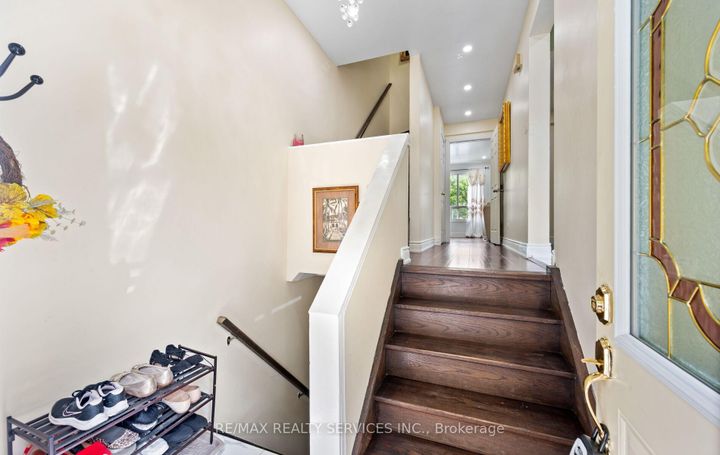 Photo 5 at 124 - 124 Baronwood Court, Brampton North, Brampton