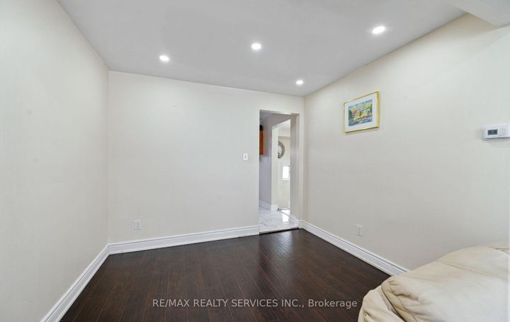 Photo 13 at 124 - 124 Baronwood Court, Brampton North, Brampton