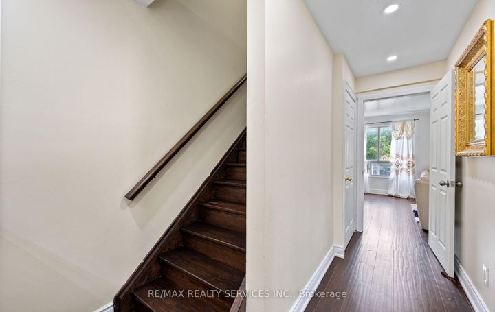 Photo 20 at 124 - 124 Baronwood Court, Brampton North, Brampton