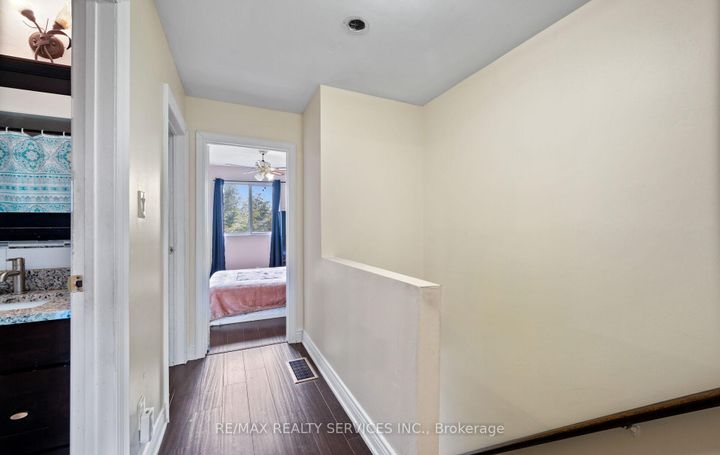 Photo 21 at 124 - 124 Baronwood Court, Brampton North, Brampton