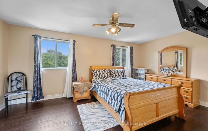 Photo 22 at 124 - 124 Baronwood Court, Brampton North, Brampton