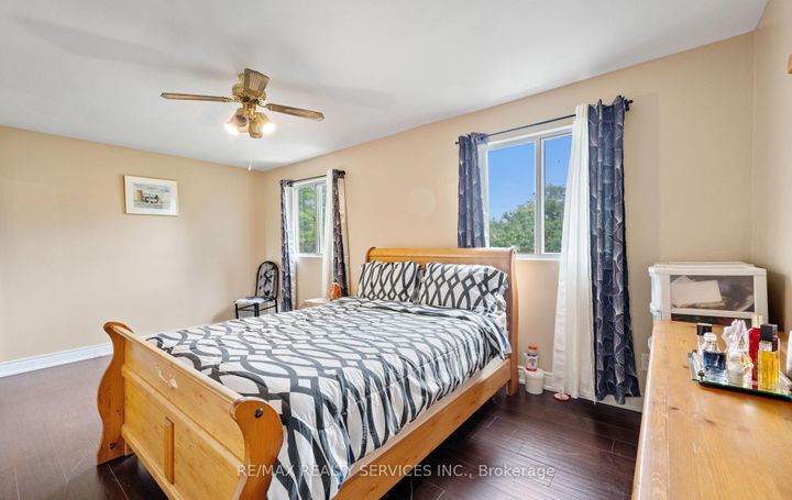 Photo 23 at 124 - 124 Baronwood Court, Brampton North, Brampton