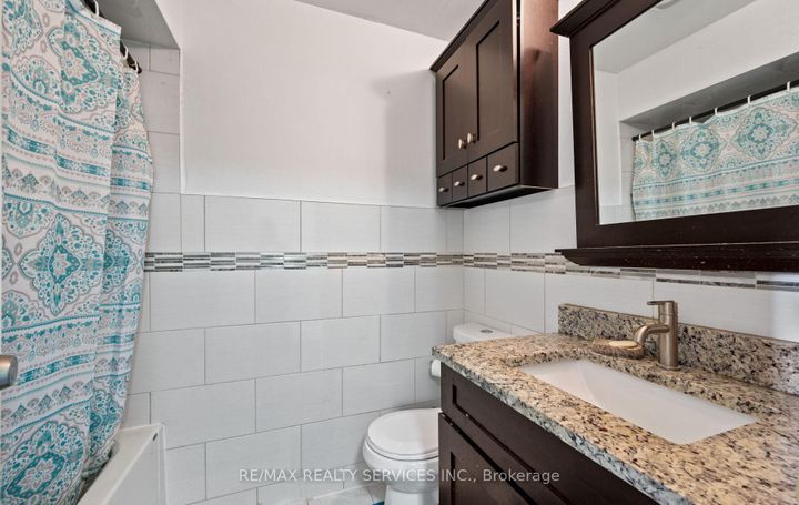 Photo 28 at 124 - 124 Baronwood Court, Brampton North, Brampton