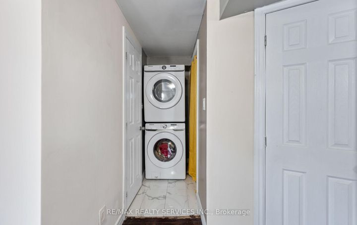 Photo 30 at 124 - 124 Baronwood Court, Brampton North, Brampton