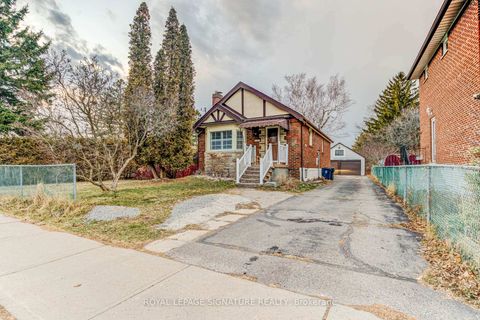 Photo 2 at 290 Coronation Drive, West Hill, Toronto