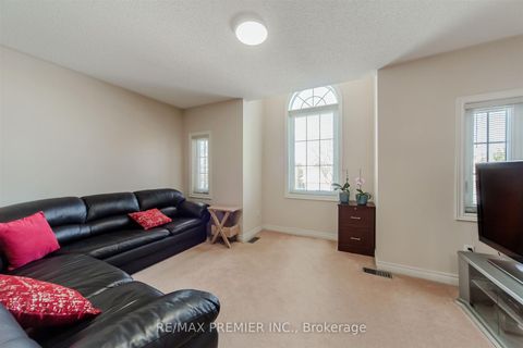 Photo 15 at 17 Villandry Crescent, Maple, Vaughan