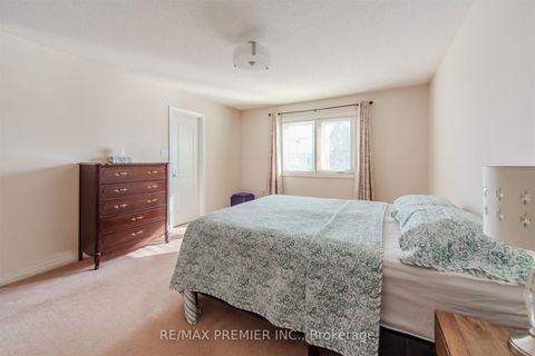Photo 17 at 17 Villandry Crescent, Maple, Vaughan