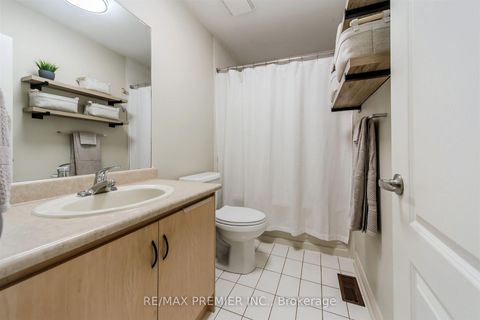 Photo 24 at 17 Villandry Crescent, Maple, Vaughan