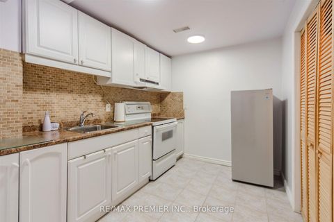 Photo 27 at 17 Villandry Crescent, Maple, Vaughan