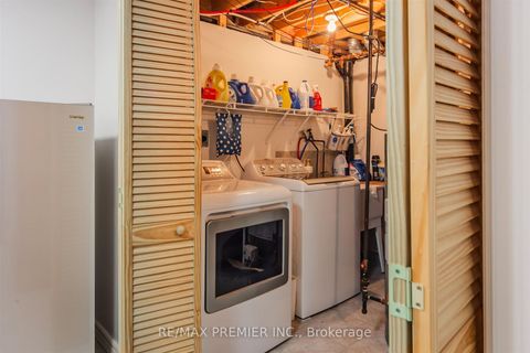 Photo 29 at 17 Villandry Crescent, Maple, Vaughan