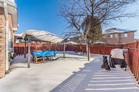 Photo 31 at 17 Villandry Crescent, Maple, Vaughan