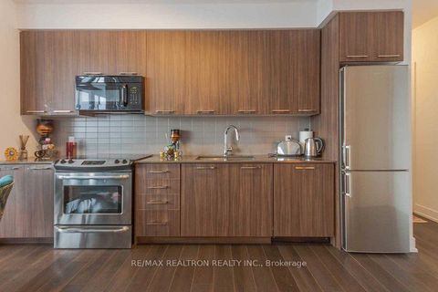 Photo 14 at 1621 - 9471 Yonge Street, Observatory, Richmond Hill