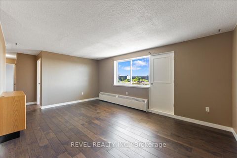 Photo 2 at 508 - 936 Glen Street, Lakeview, Oshawa