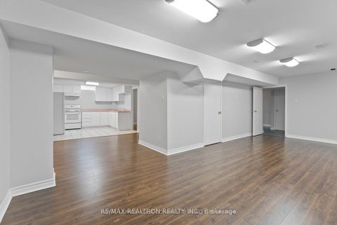 Photo 4 at 115 James Street, Ardagh, Barrie