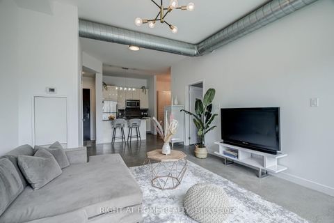 Photo 5 at 409 - 569 King Street E, Moss Park, Toronto