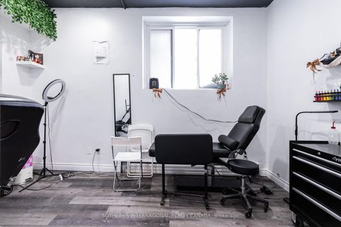 Photo 24 at 3310 Yonge Street, Lawrence Park North, Toronto