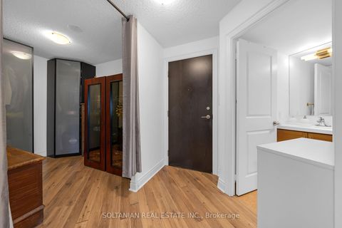 Photo 5 at 2029 - 500 Doris Avenue, Willowdale East, Toronto