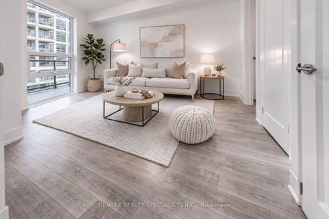 Photo 3 at 920 - 115 Denison Avenue, Chinatown, Toronto