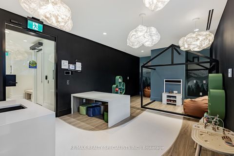 Photo 11 at 920 - 115 Denison Avenue, Chinatown, Toronto