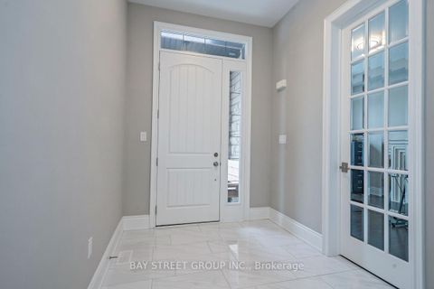 Photo 3 at 39 Cairns Gate, King City, King